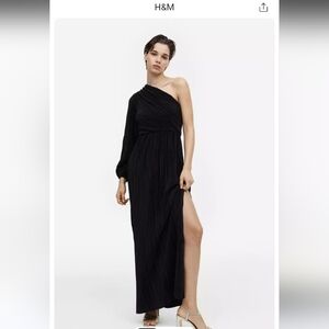 Divided One Shoulder Black Dress